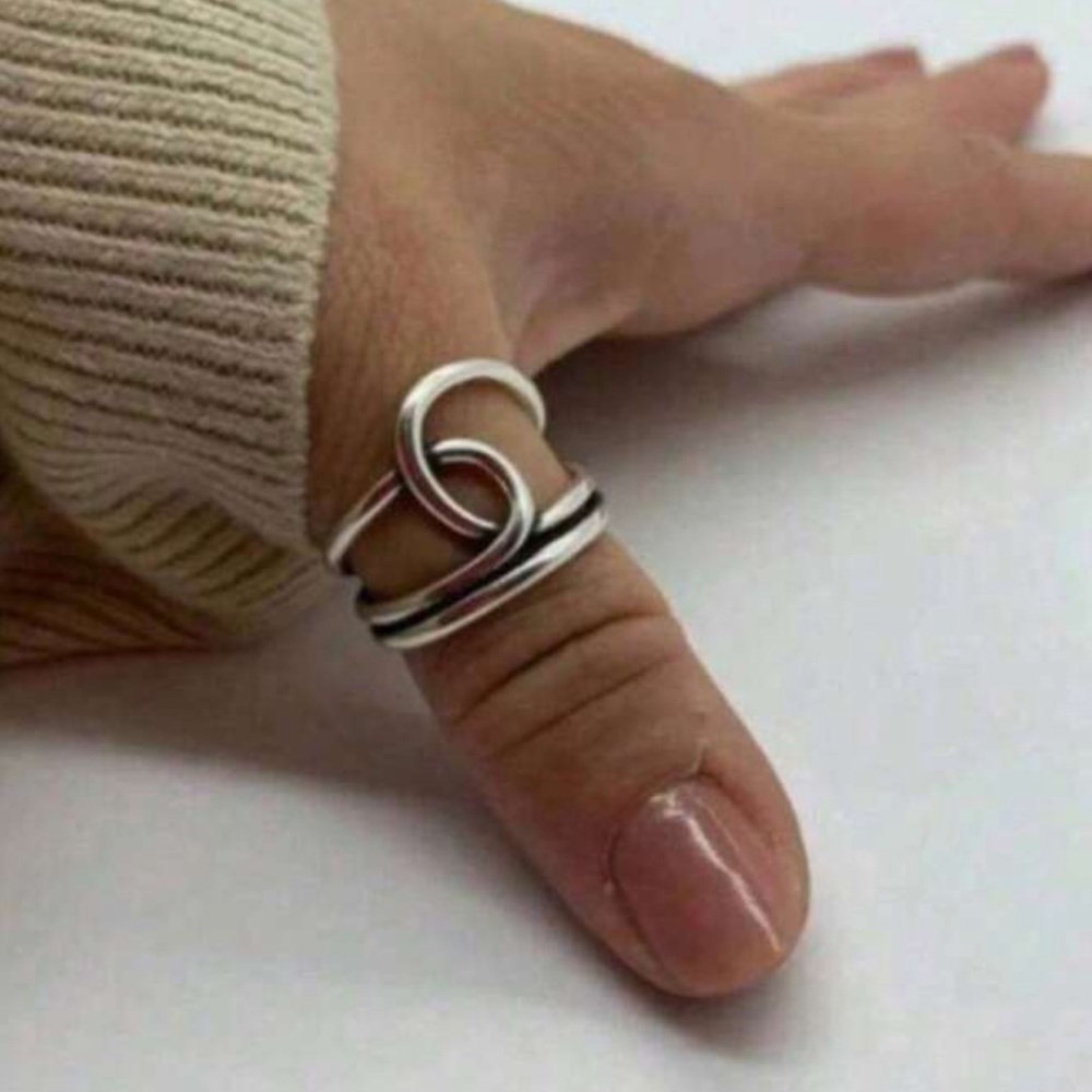 Elegant Silver Knot Ring
